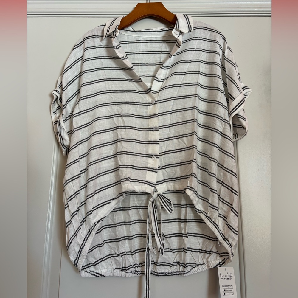 CUPSHE  Women’s Lightweight Striped Button-Up Size Large. NWT.  Beach coverup!